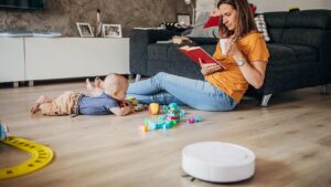 How to clean home with smart home cleaning devices featured image